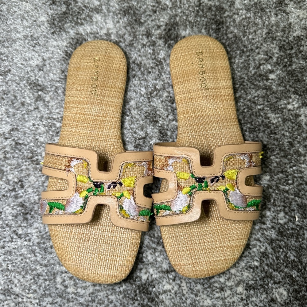 BAMBOO Tan Sandals with floral stitching